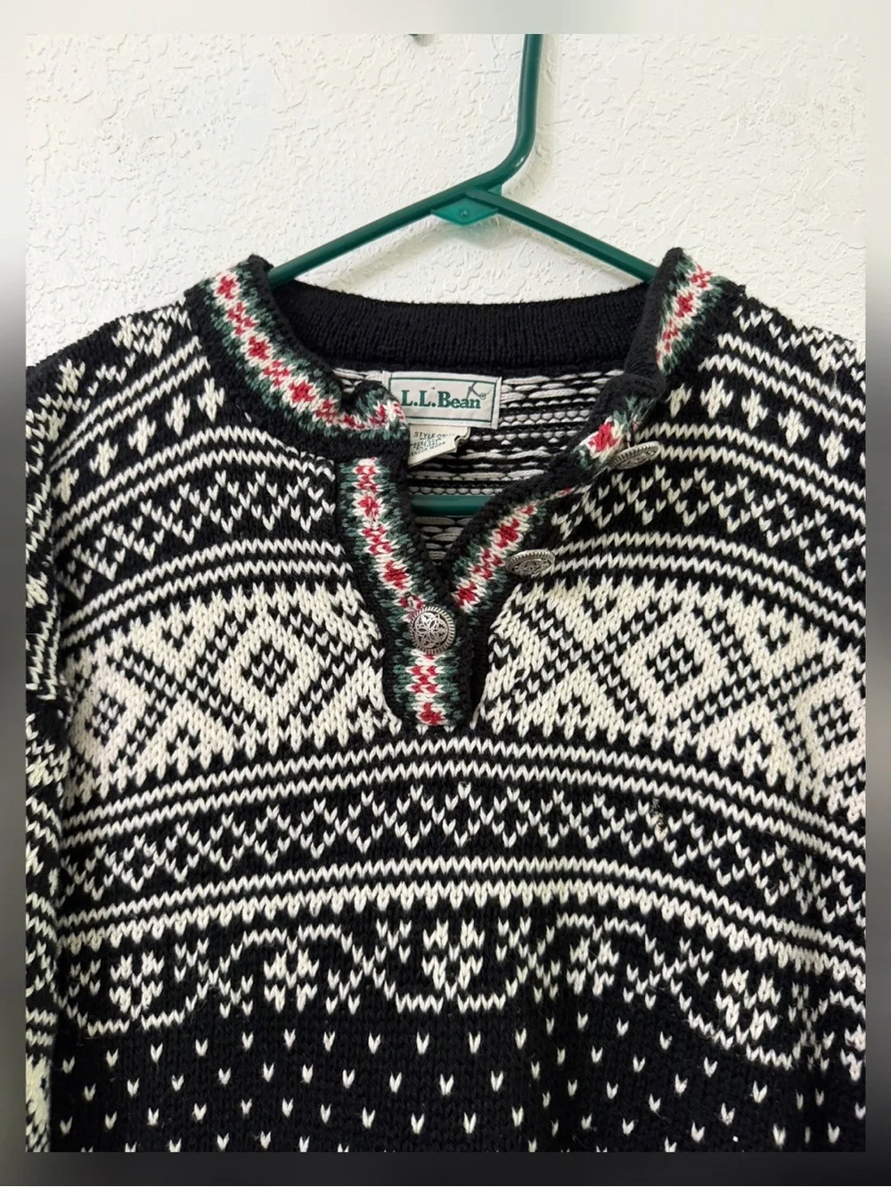 Vintage LL Bean Black and White Nordic-style Henley Sweater - S